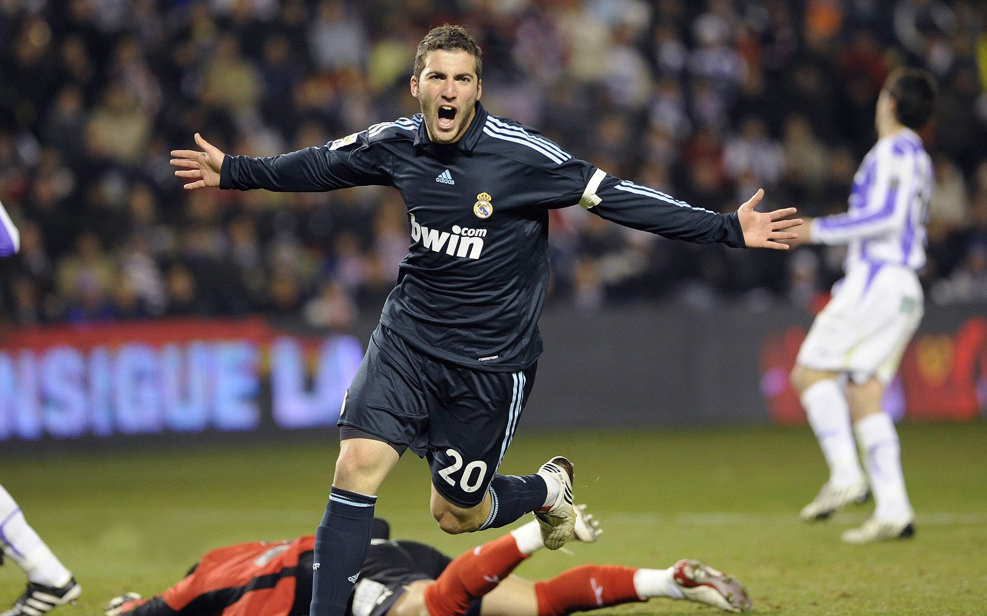 英超史诗战役：血性拼搏永不言弃，英超战绩